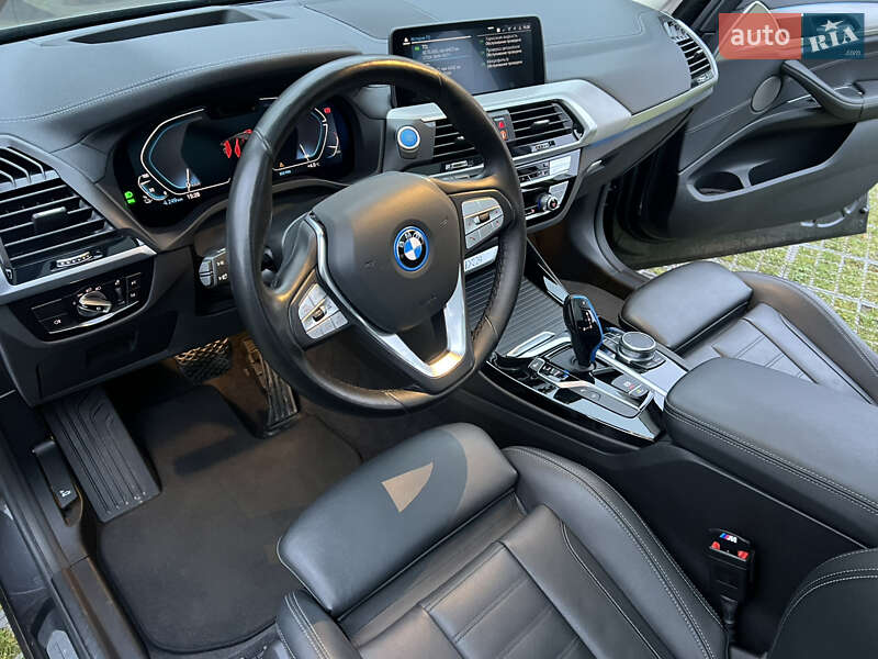 Внедорожник / Кроссовер BMW iX3 2021 в Киеве