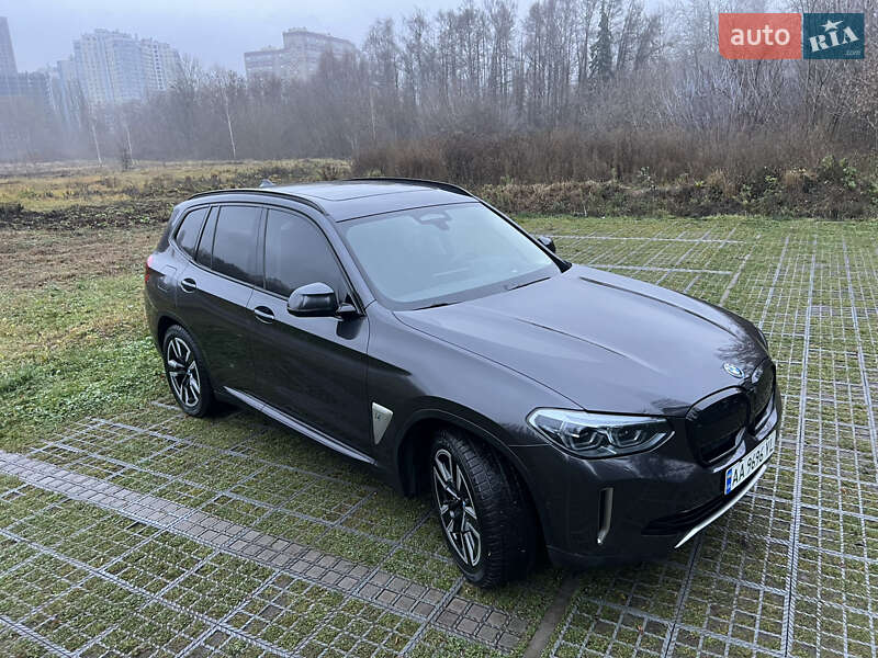 Внедорожник / Кроссовер BMW iX3 2021 в Киеве