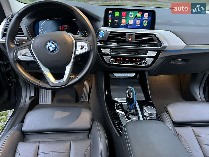 Внедорожник / Кроссовер BMW iX3 2021 в Киеве
