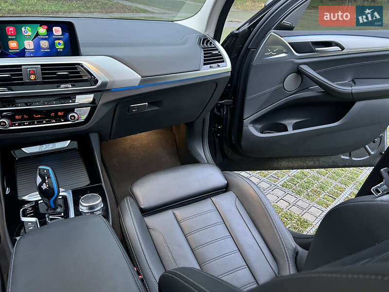 Внедорожник / Кроссовер BMW iX3 2021 в Киеве
