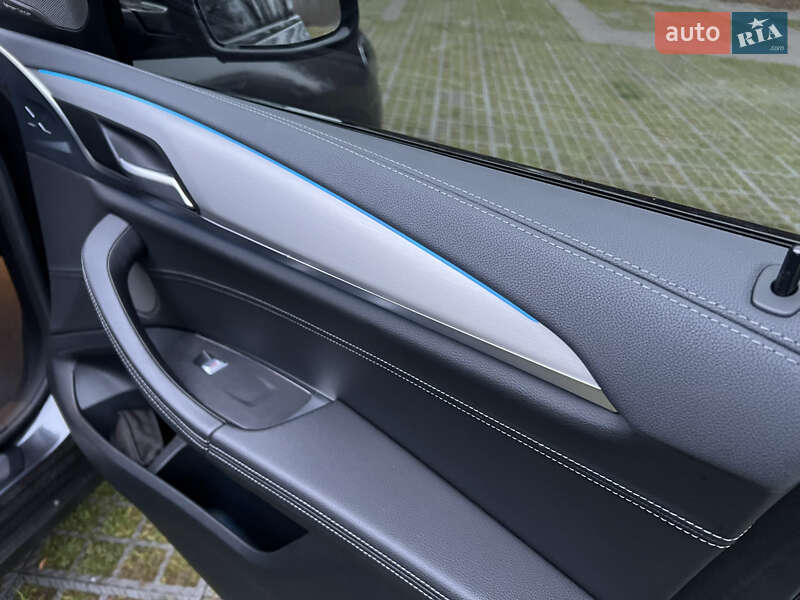 Внедорожник / Кроссовер BMW iX3 2021 в Киеве