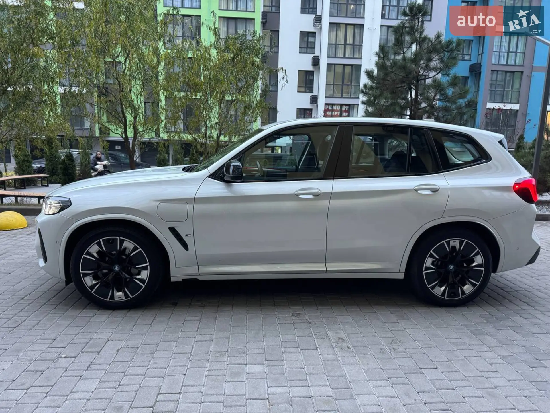 2023 BMW iX3 - мініатюра 8