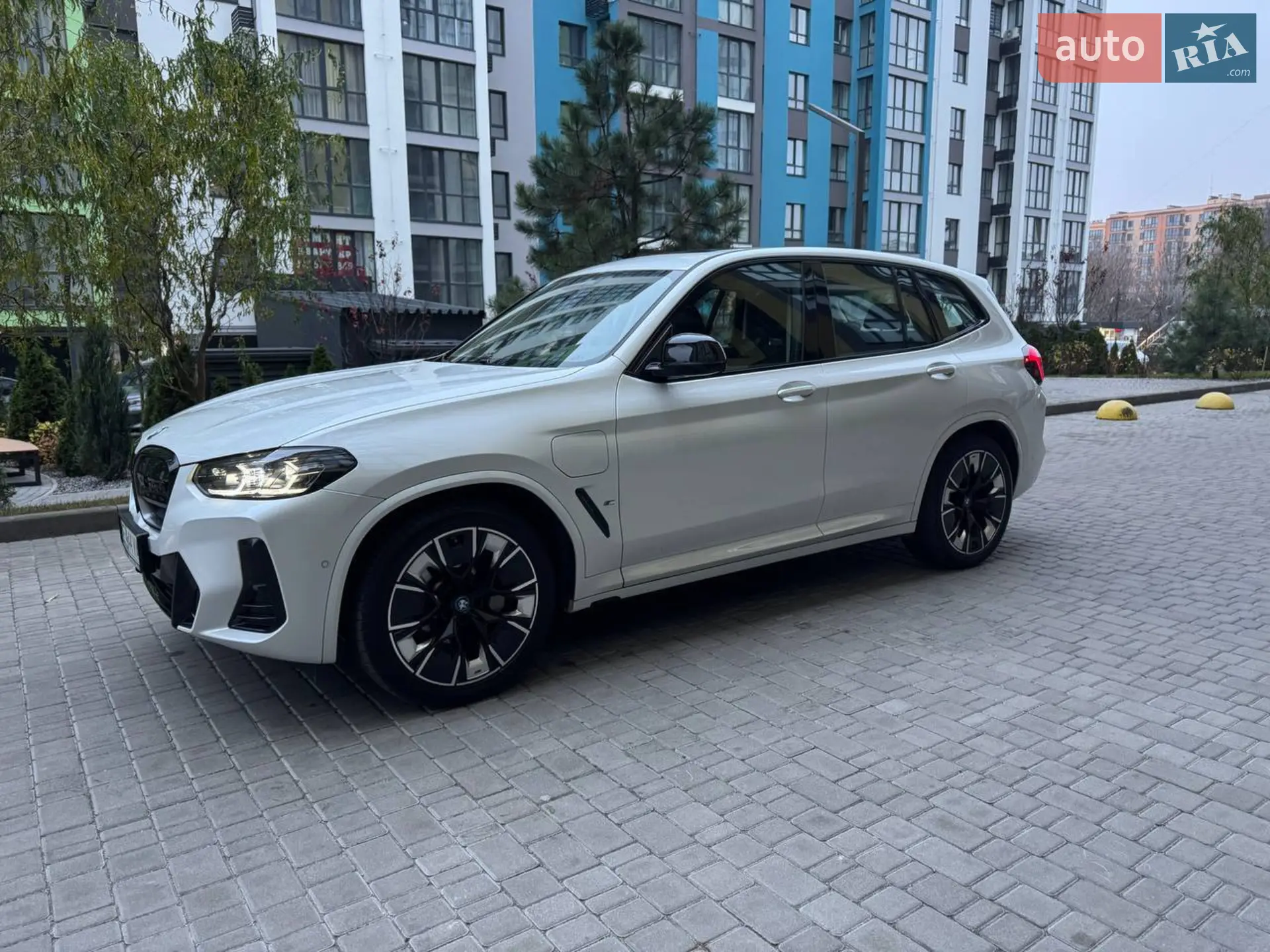 BMW iX3 2023