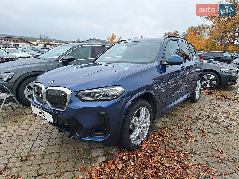 BMW iX3 2023