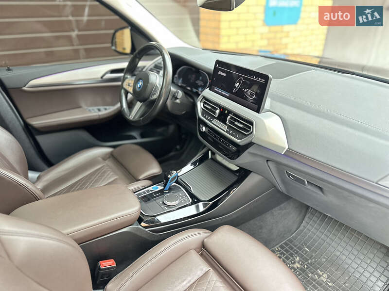 Внедорожник / Кроссовер BMW iX3 2022 в Киеве