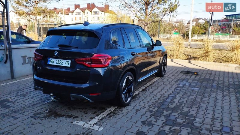 Внедорожник / Кроссовер BMW iX3 2021 в Ровно