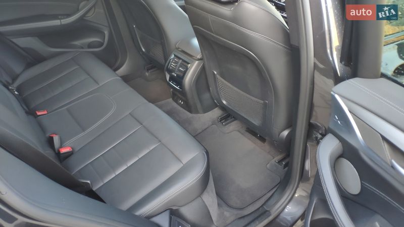 Внедорожник / Кроссовер BMW iX3 2021 в Ровно