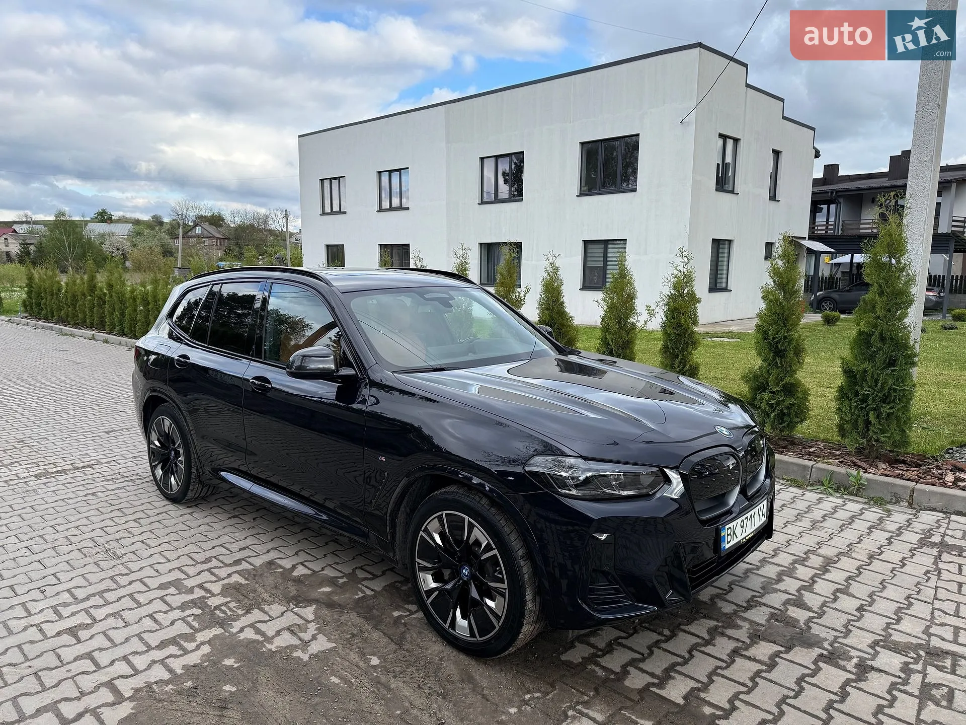 2022 BMW iX3 - фото 1