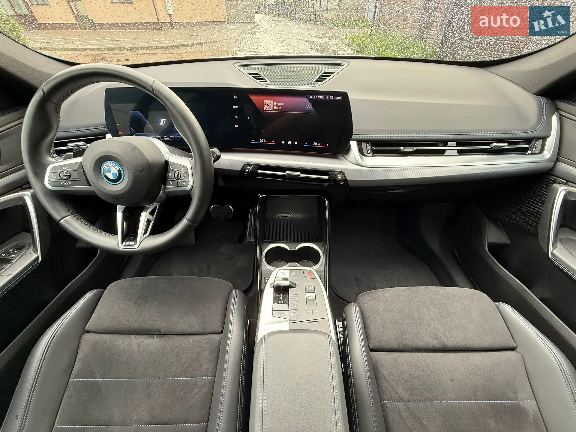 2023 BMW iX1 - мініатюра 27