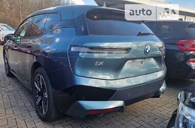 Позашляховик / Кросовер BMW iX 2021 в 