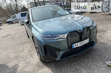 Позашляховик / Кросовер BMW iX 2021 в 