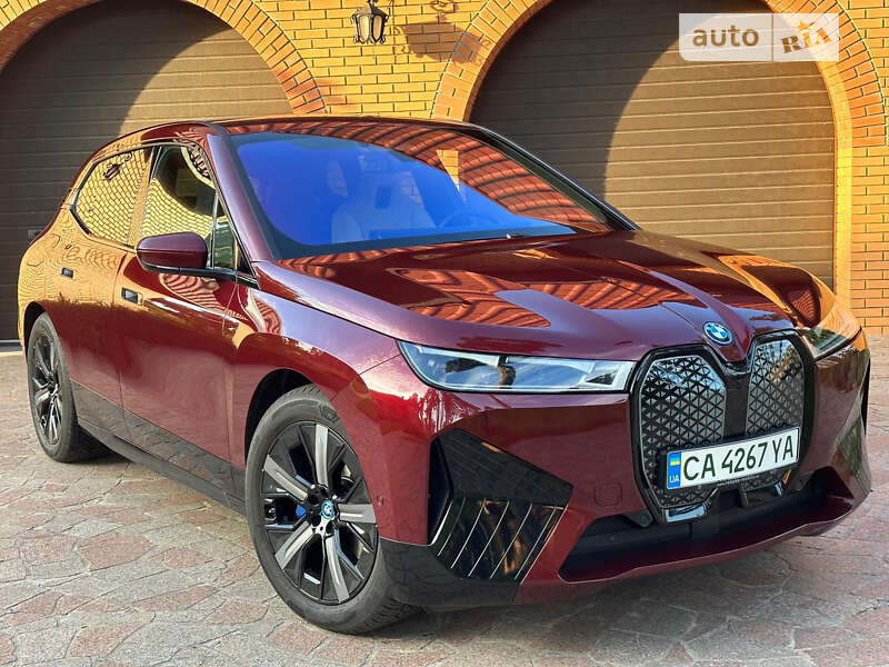 Позашляховик / Кросовер BMW iX 2021 в 