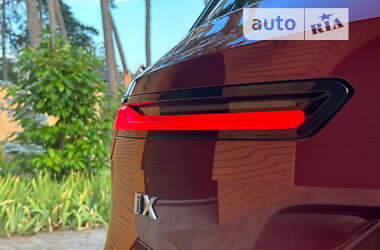 Позашляховик / Кросовер BMW iX 2021 в 