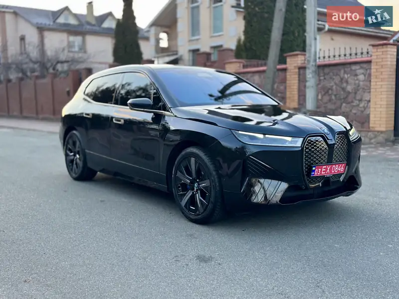Позашляховик / Кросовер BMW iX 2023 в 