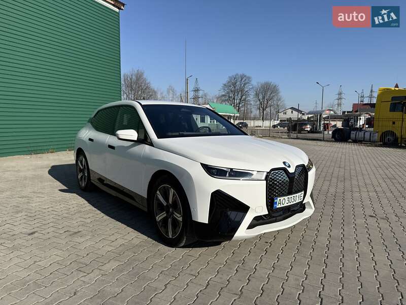 Внедорожник / Кроссовер BMW iX 2022 в Хусте