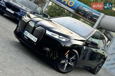 Позашляховик / Кросовер BMW iX 2024 в 
