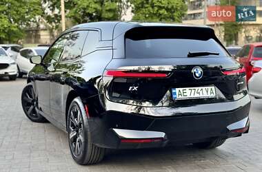 Позашляховик / Кросовер BMW iX 2024 в 