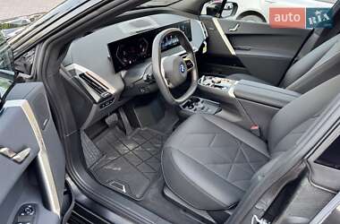 Позашляховик / Кросовер BMW iX 2024 в 