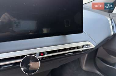 Позашляховик / Кросовер BMW iX 2022 в 