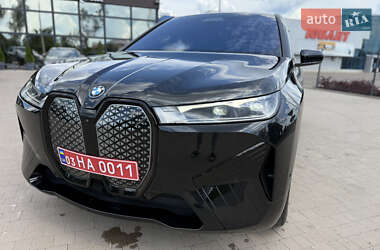 Позашляховик / Кросовер BMW iX 2023 в 