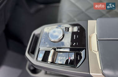 Позашляховик / Кросовер BMW iX 2023 в 
