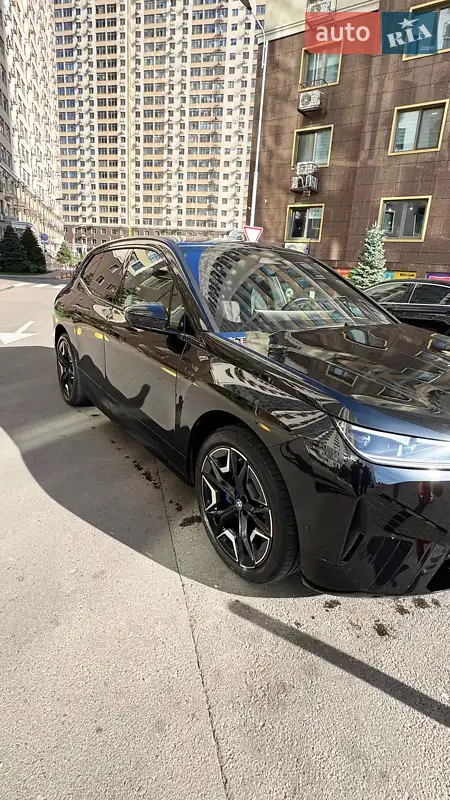 BMW iX
