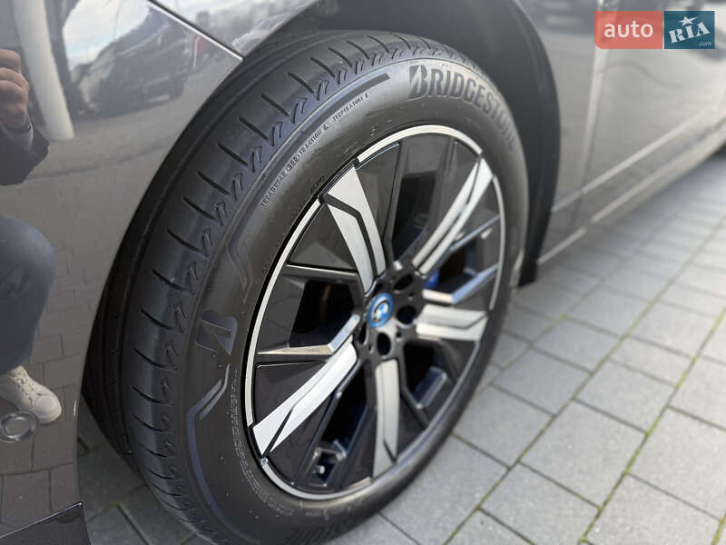 Внедорожник / Кроссовер BMW iX 2021 в Ивано-Франковске