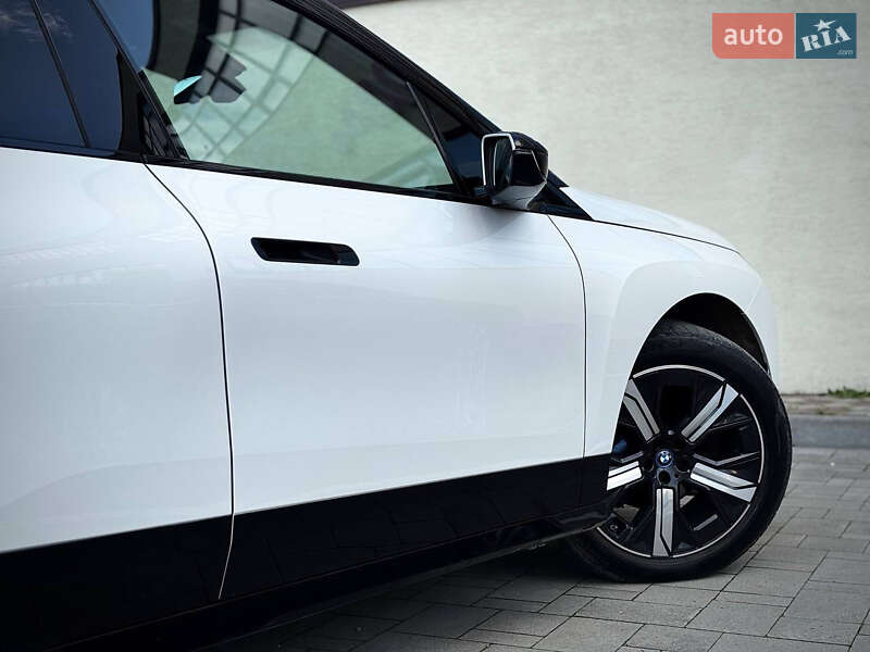 Позашляховик / Кросовер BMW iX 2021 в Стрию