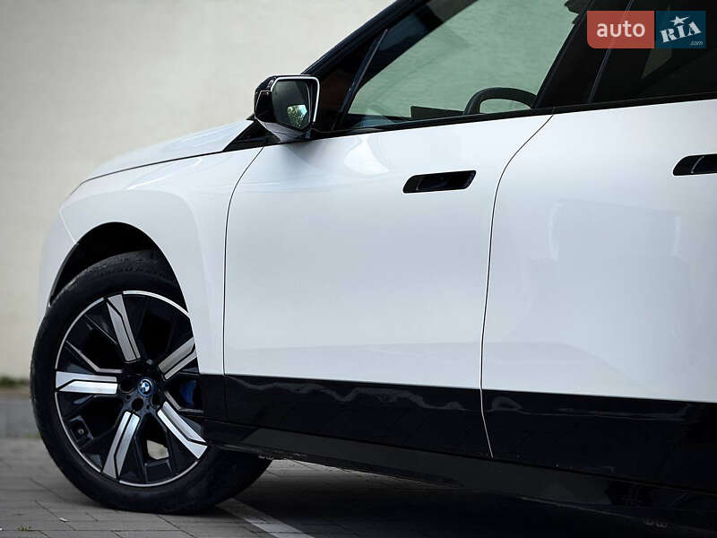 Позашляховик / Кросовер BMW iX 2021 в Стрию