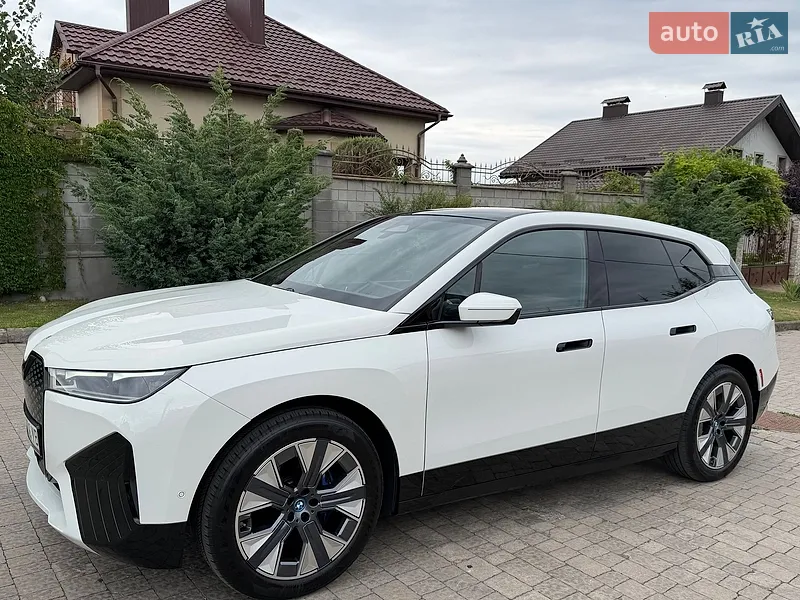 BMW iX