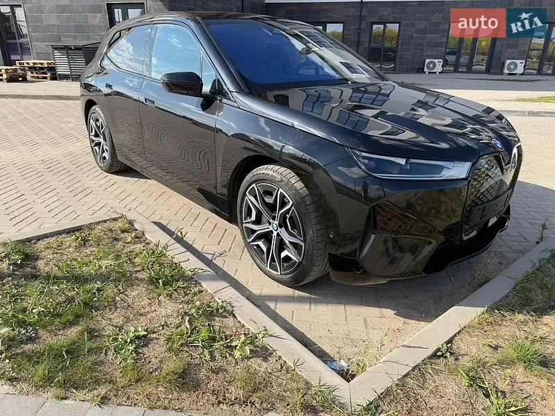 BMW iX