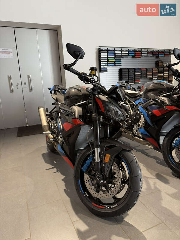 Спортбайк BMW M 1000R 2025 в 