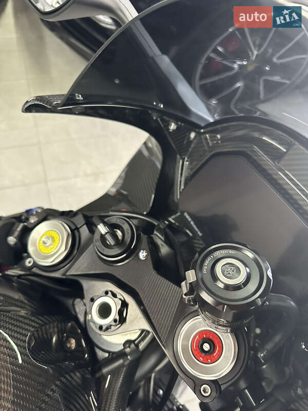 Спортбайк BMW M 1000RR 2024 в Киеве фото 12 Спортбайк BMW M 1000RR 2024 в Киеве
