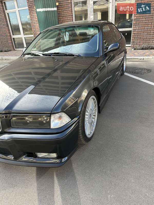 Купе BMW M3 1992 в Києві