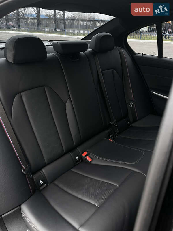 Седан BMW M3 2023 в Одесі