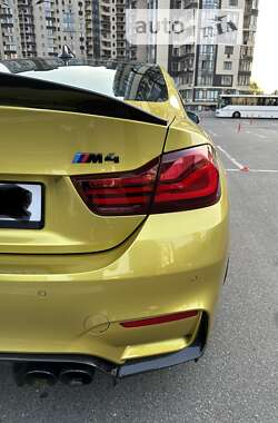 Купе BMW M4 2015 в Києві