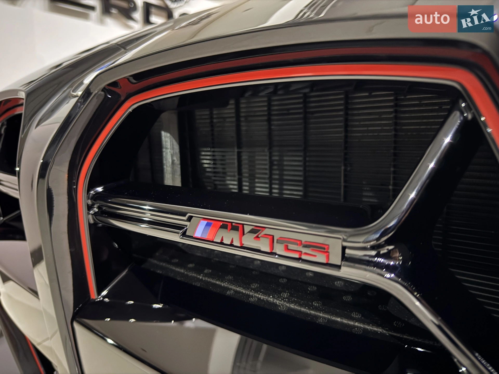 2025 BMW M4 - мініатюра 31