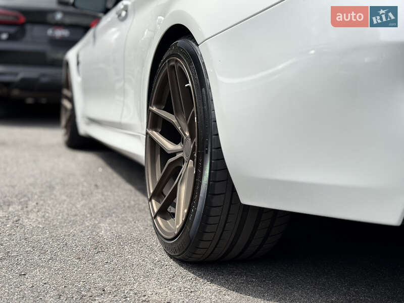 Кабриолет BMW M4 2014 в Киеве