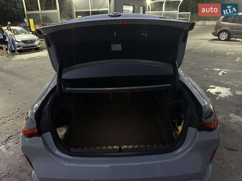 Купе BMW M4 2023 в Киеве