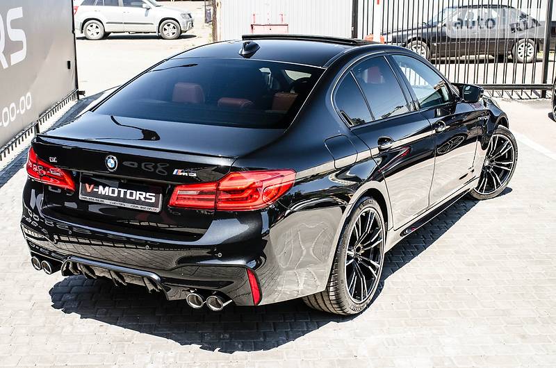 Седан BMW M5 2018 в Києві
