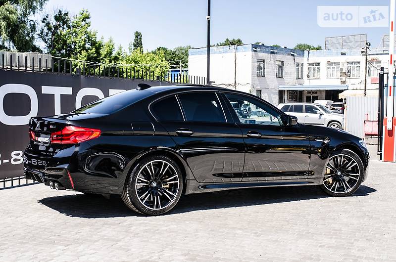Седан BMW M5 2018 в Києві