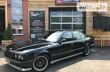 Седан BMW M5 1990 в Киеве