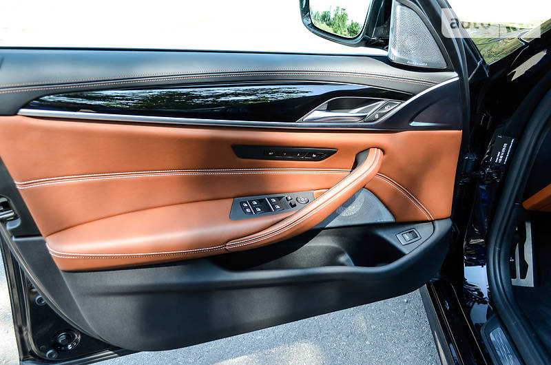 Седан BMW M5 2018 в Києві