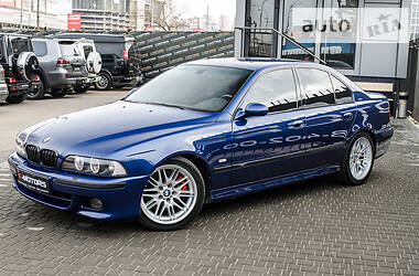 Седан BMW M5 2000 в 