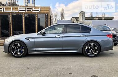 Седан BMW M5 2018 в 