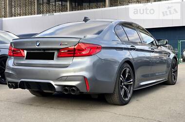 Седан BMW M5 2018 в 