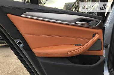 Седан BMW M5 2018 в 