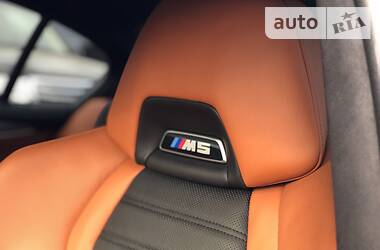 Седан BMW M5 2018 в 