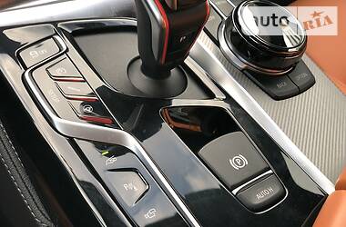 Седан BMW M5 2018 в 