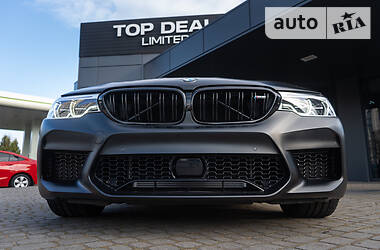 Седан BMW M5 2018 в 